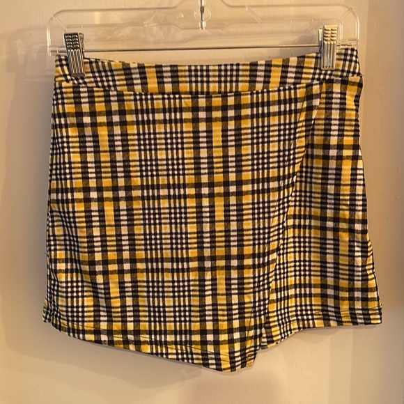 Shein Yellow Plaid Skort Set - Size Small. Never worn, condition is like new! - Picture 3 of 3